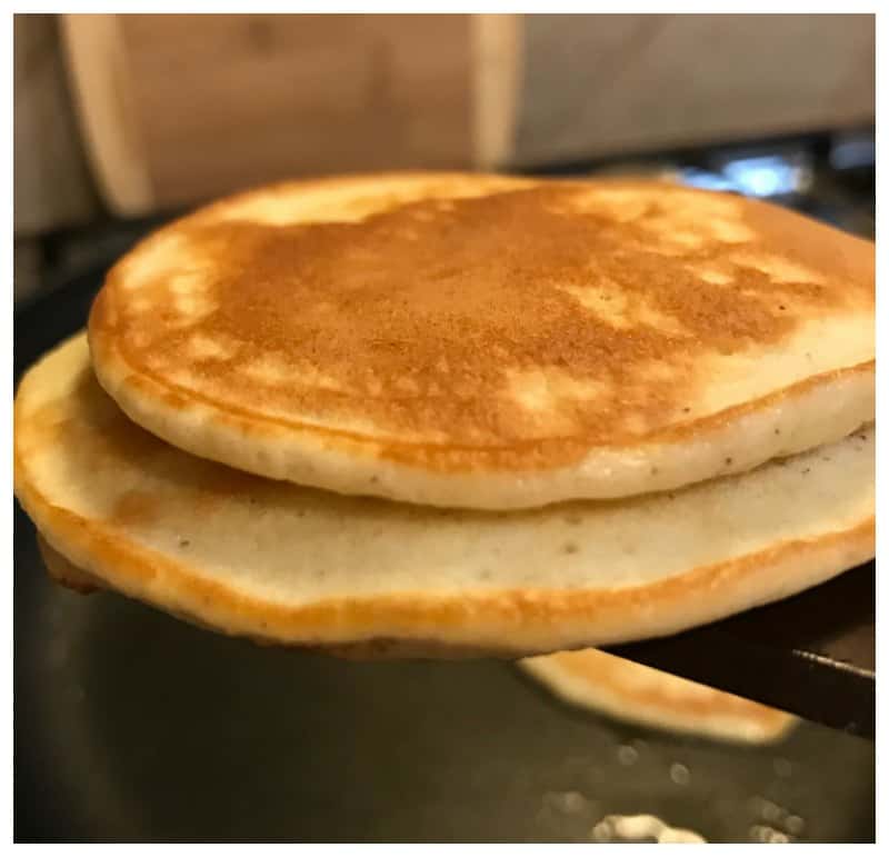 Fluffy Low Carb Pancakes or Waffles Recipe Ingredients 4 oz cream cheese 4 eggs 1 tbs Stevia 4 tbs coconut flour 1 1/2 tsp baking powder 1/2 tsp cinnamon 1 tbs heavy cream Here are the process photos showing how to make these low carb pancakes.