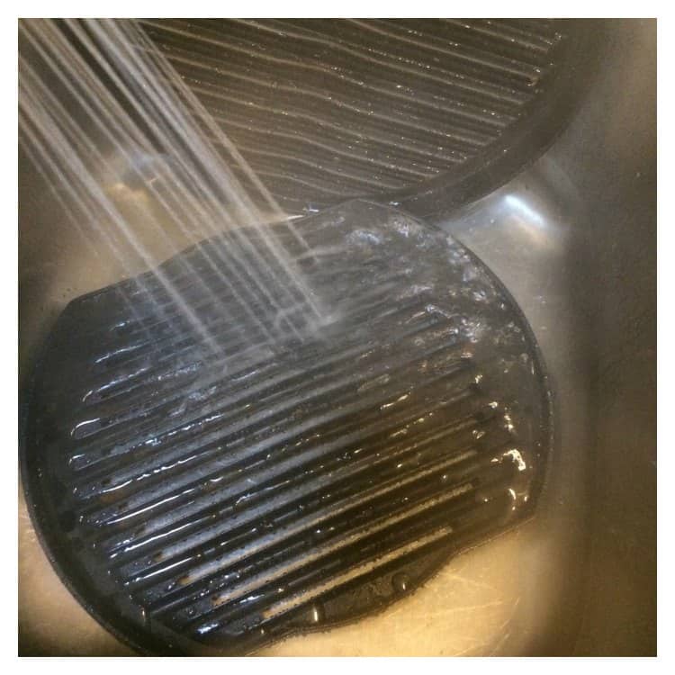 Clean up stove top grill