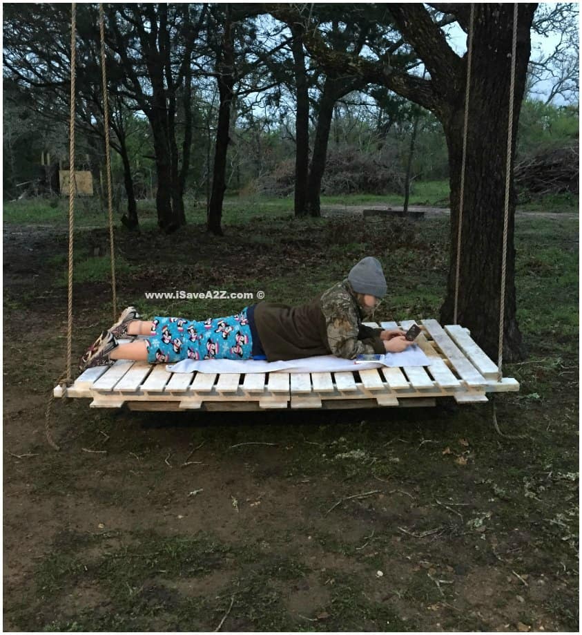 DIY Pallet Board Bed Swing