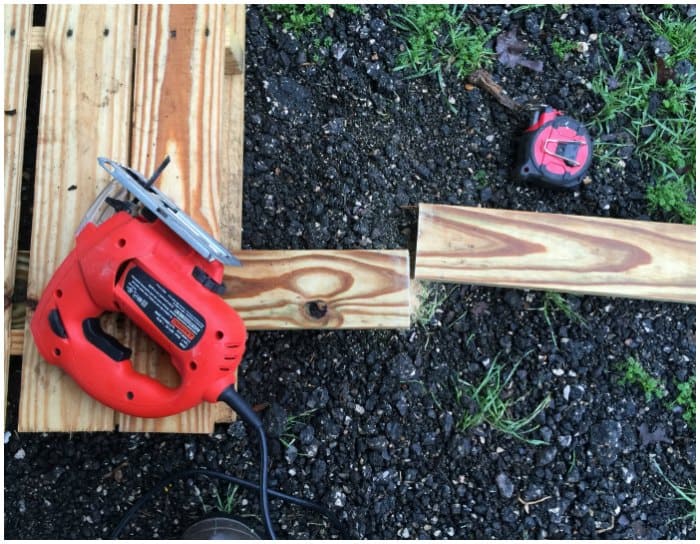 DIY Pallet Board Bed Swing