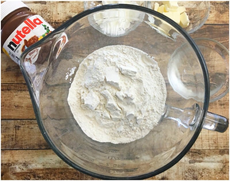 Homemade Heart Shaped Nutella Hot Pockets Recipe