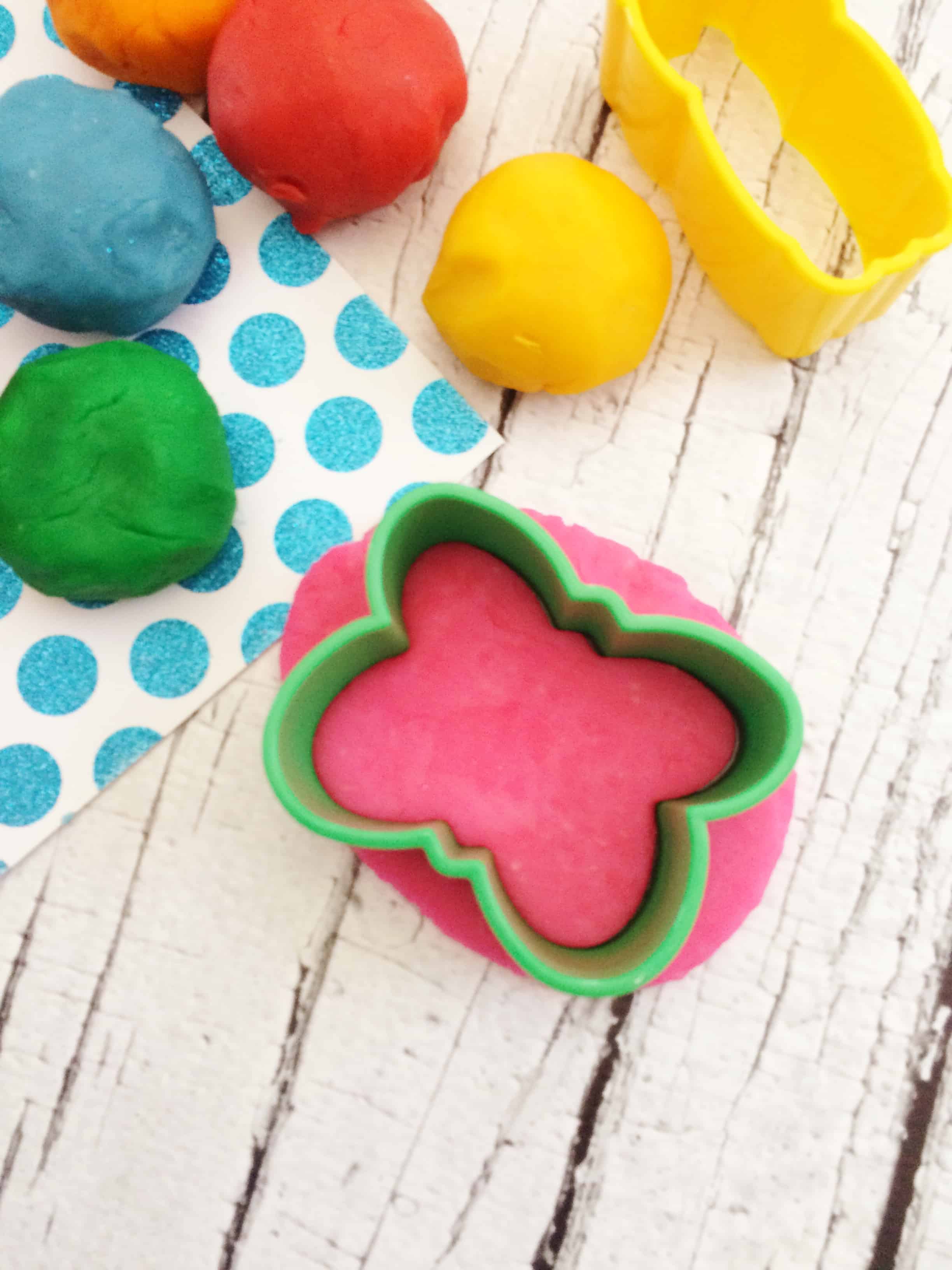 Homemade Playdough Recipe 