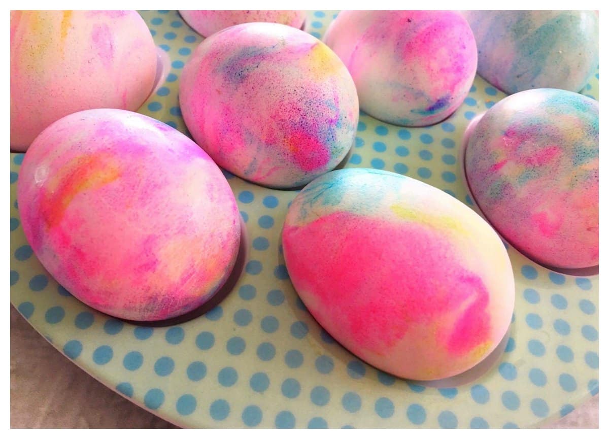 How to Dye Easter Eggs Using Shaving Cream