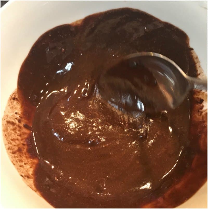 One Minute Keto Chocolate Mug Cake (a keto friendly dessert recipe)