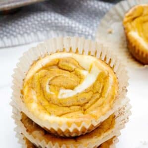 Looking for keto-friendly pumpkin recipes this fall? Look no further! These tasty keto pumpkin cheesecake cupcakes are just what you need to celebrate the cooler months of fall and even winter.