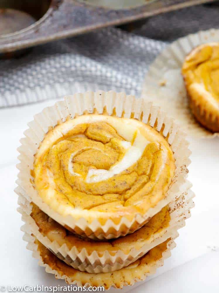 Looking for keto-friendly pumpkin recipes this fall? Look no further! These tasty keto pumpkin cheesecake cupcakes are just what you need to celebrate the cooler months of fall and even winter.