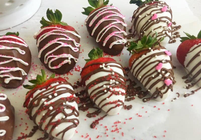 Valentine's Day Chocolate Covered Strawberries