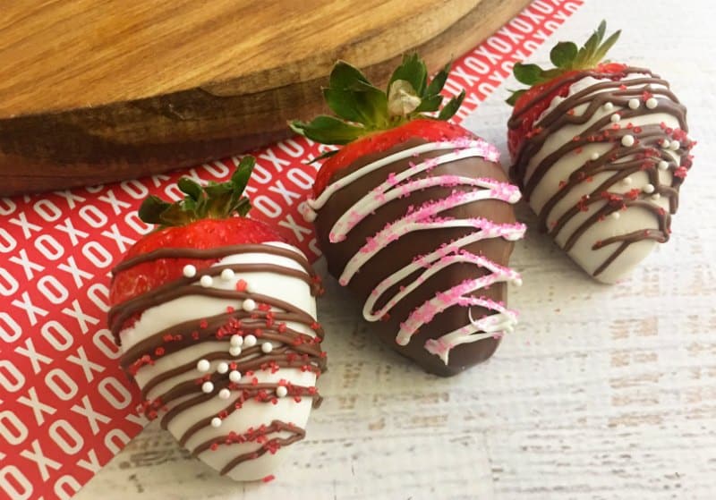 Valentine's Day Chocolate Covered Strawberries