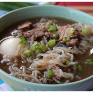 Receta de sopa Pho baja en carbohidratos