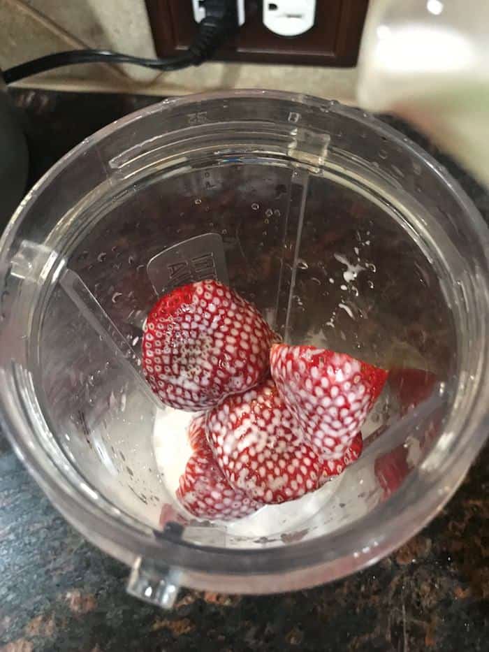 Creamy Strawberry Keto Popsicles Recipe