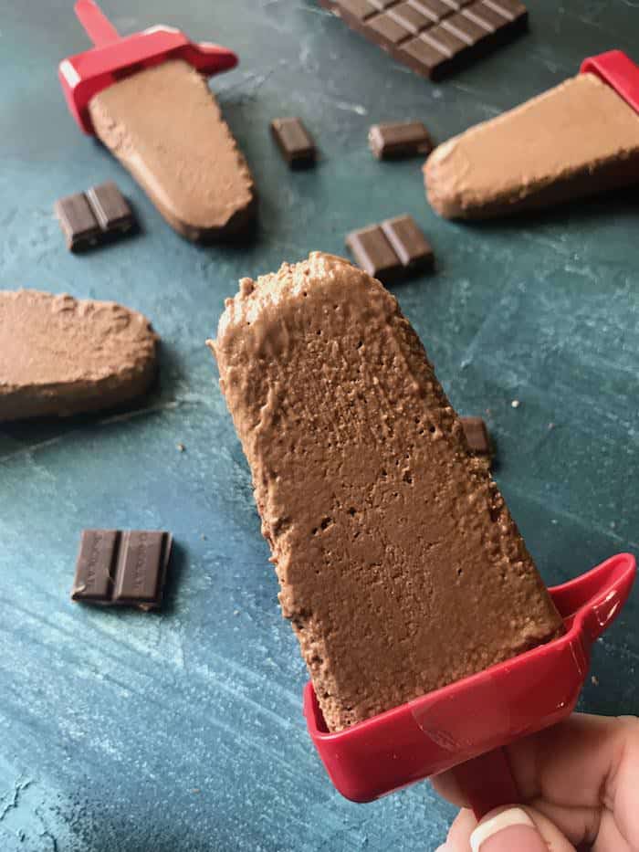 Creamy Keto Fudge Popsicles Recipe