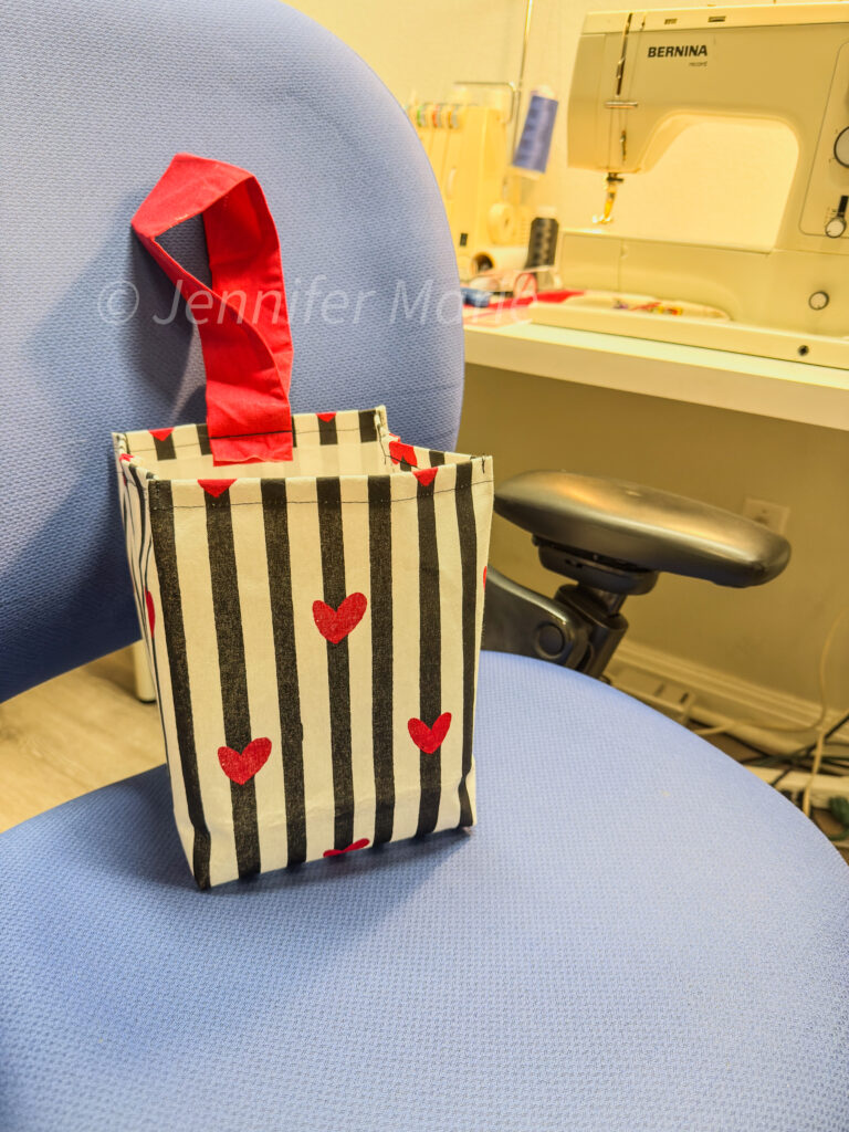 DIY Trash Basket made of fabric table runner
