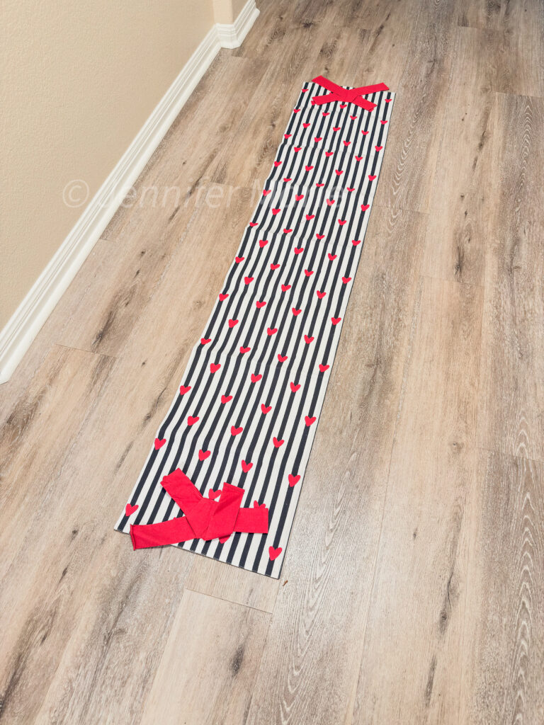 DIY Trash Basket made of fabric table runner